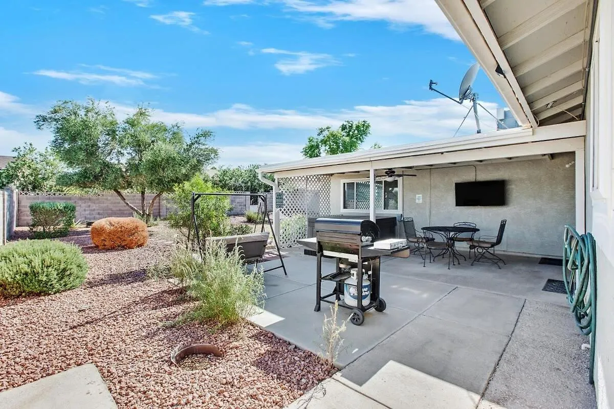 Σπίτι διακοπών 3Br, 1 Story Home W Hot Tub, Grill, Sleeps 6 Λας Βέγκας Ηνωμένες Πολιτείες της Αμερικής