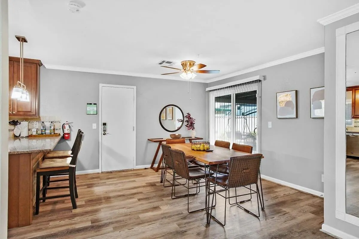 Σπίτι διακοπών 3Br, 1 Story Home W Hot Tub, Grill, Sleeps 6 Λας Βέγκας